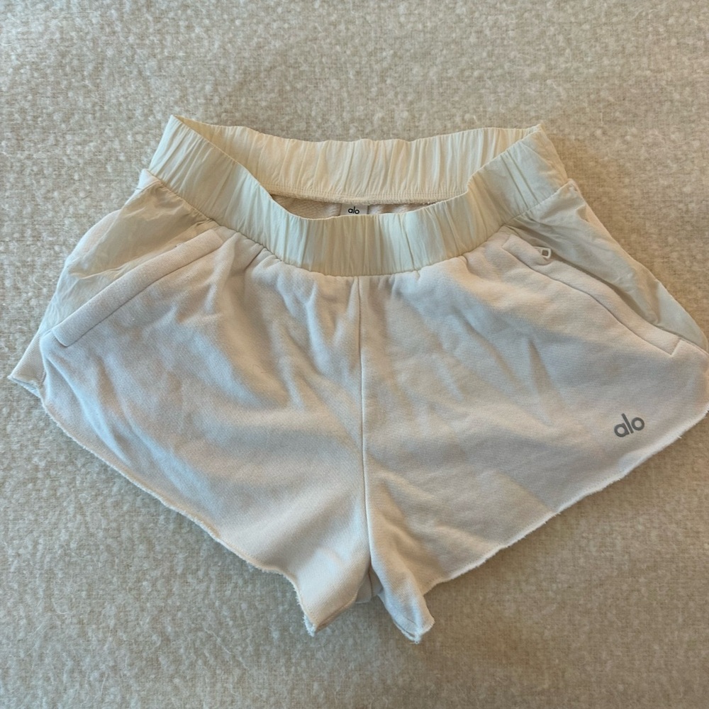 ☀️Alo White Dolphin Shorts